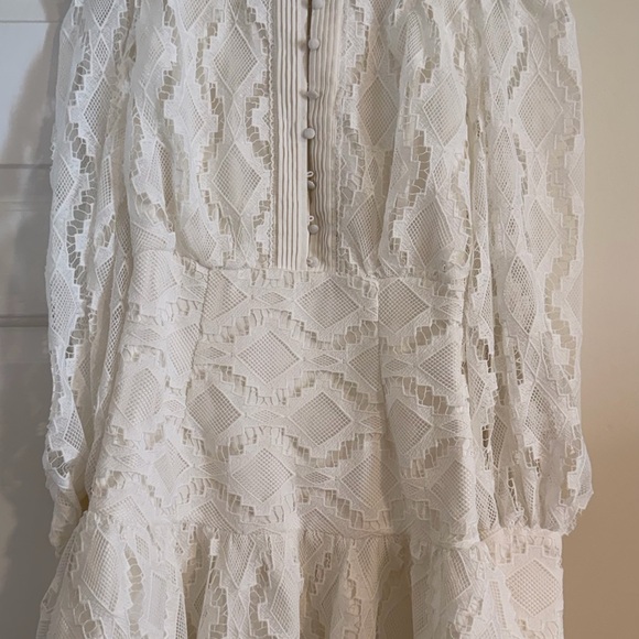 Elegant White Lace Dress - Picture 2 of 2